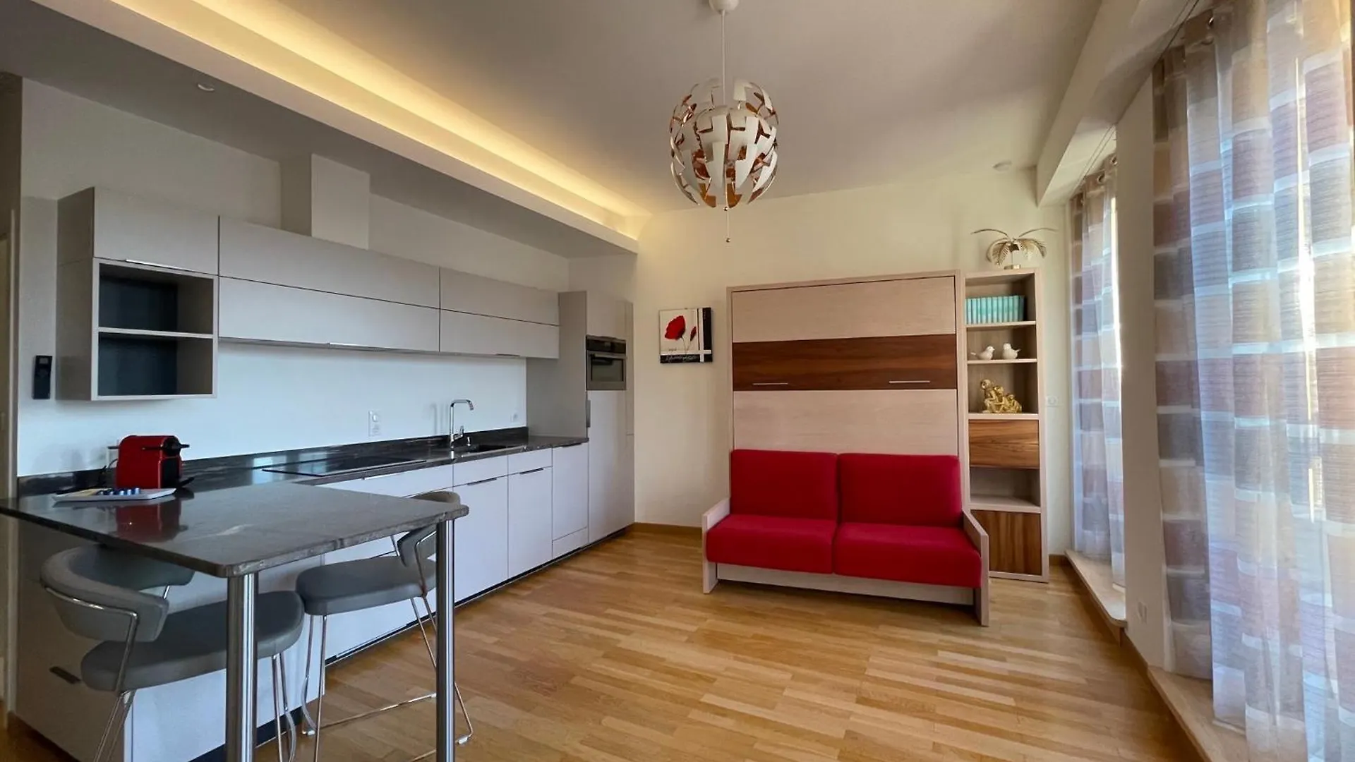 Appart Palace Astoria - Climatise - 2 Balcons - 2 Sdb Apartment Aix-les-Bains France
